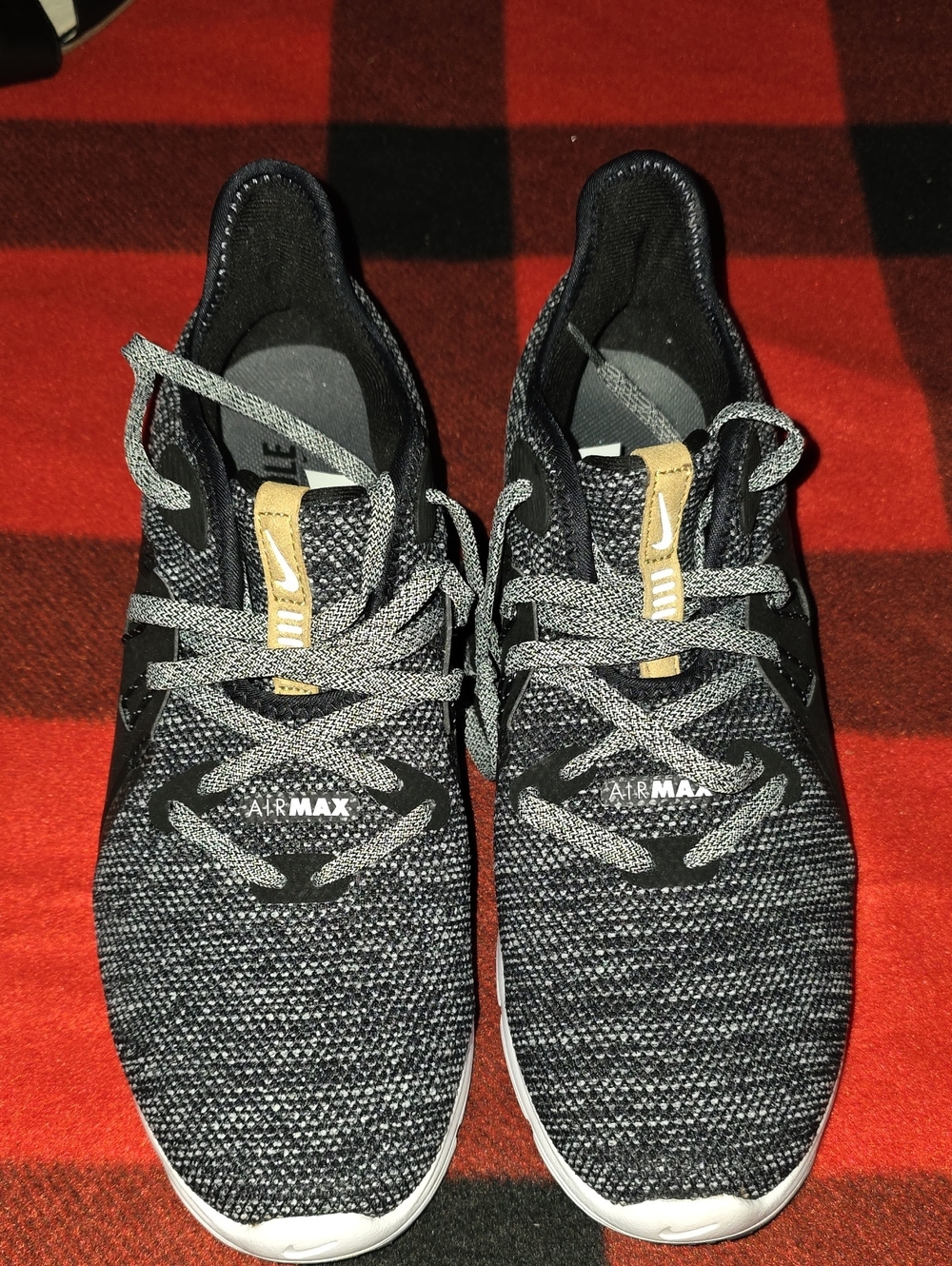 Nike Air Max Sequent 3 Black Women’s Size 8 NWOB 908993-011